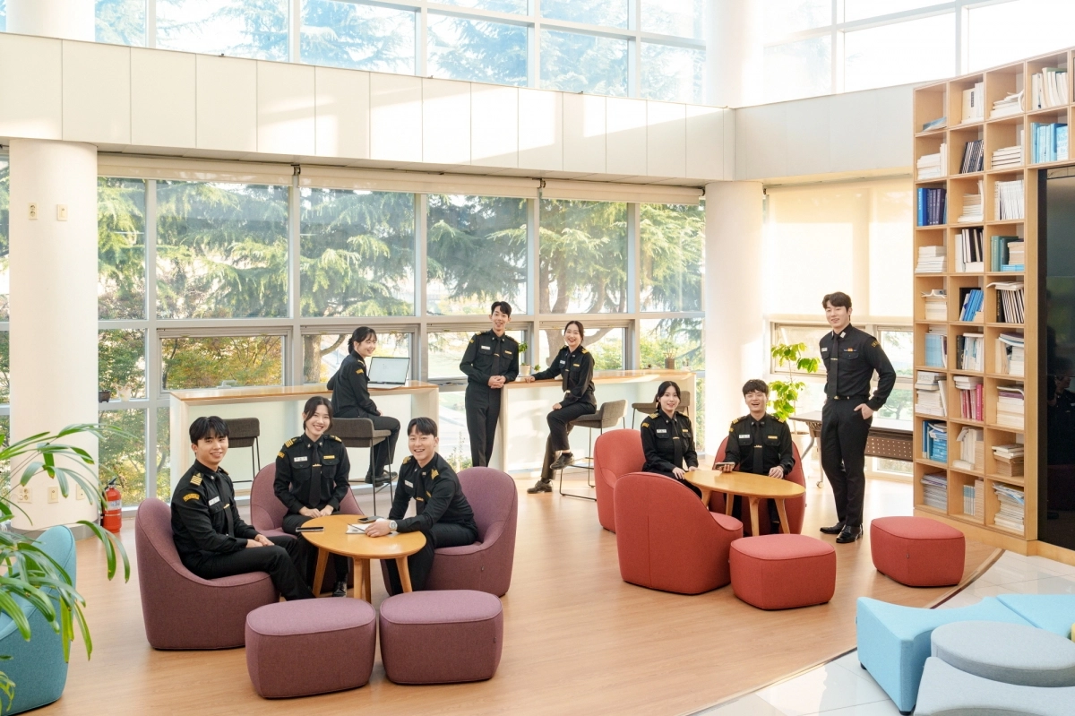 국립목포해양대학교 학생들