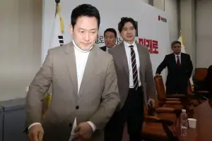 장동혁 “먼저 직 걸고 사퇴 요구하라”… 오세훈 “실망스럽다”