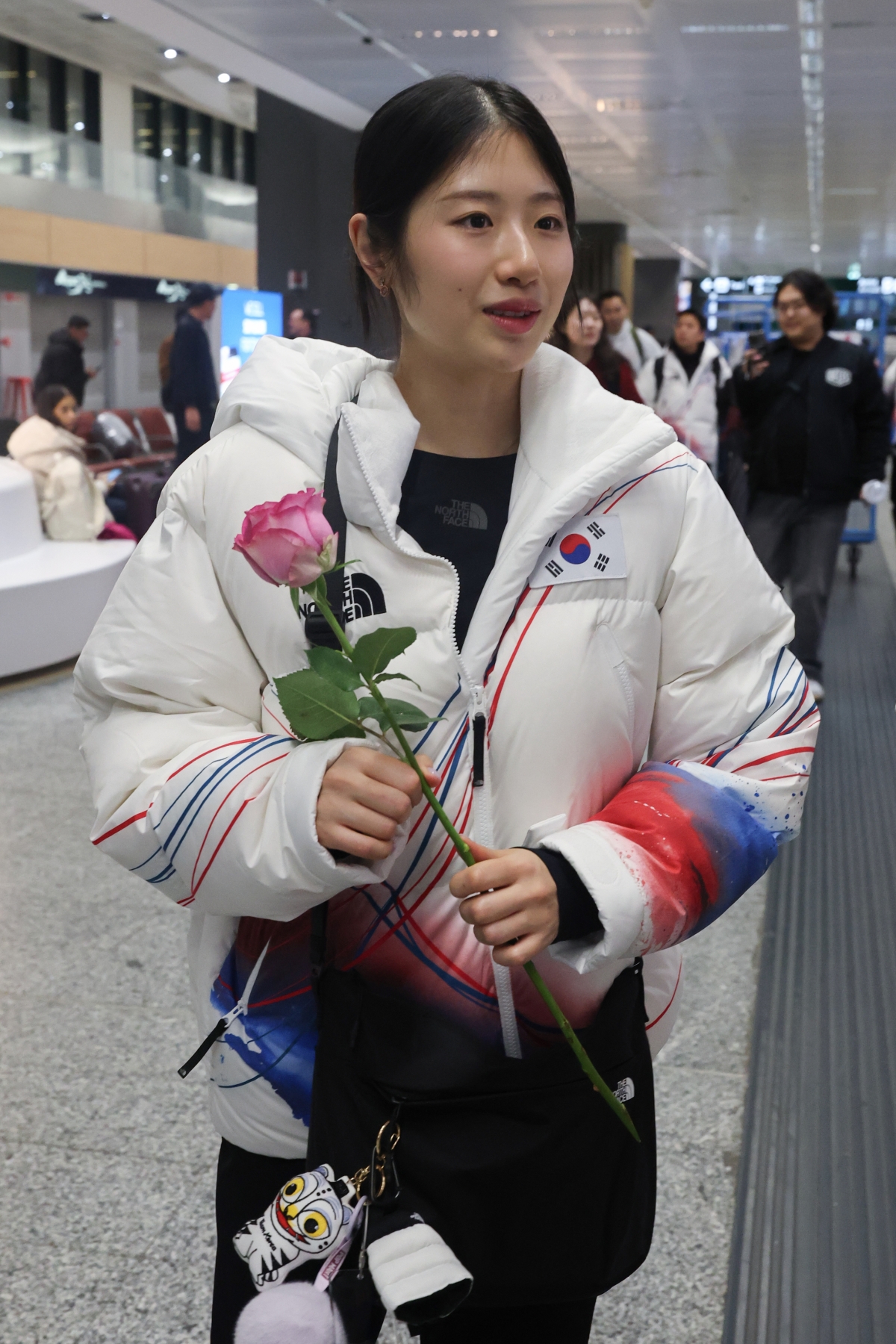 2026 밀라노·코르티나담페초 동계올림픽이 7일(한국시간) 오전 4시 이탈리아 밀라노 산시로 올림픽 스타디움에서 화려한 개회식을 시작으로 17일간 열전에 돌입한다. 사진은 개막 이전인 6일부터 열리는 피겨스케이팅 팀 이벤트에 나서기 위해 5일 이탈리아에 입국한 여자 싱글 이해인. 밀라노 연합뉴스