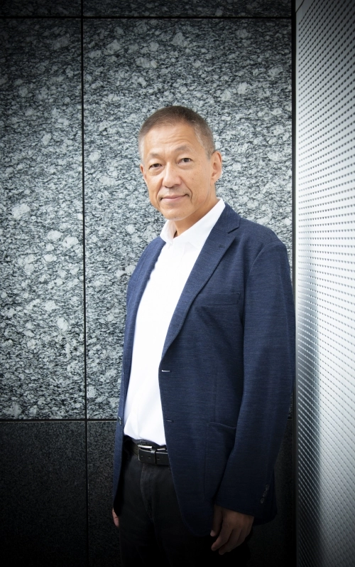 두리안 스케가와 작가. 공명 제공.