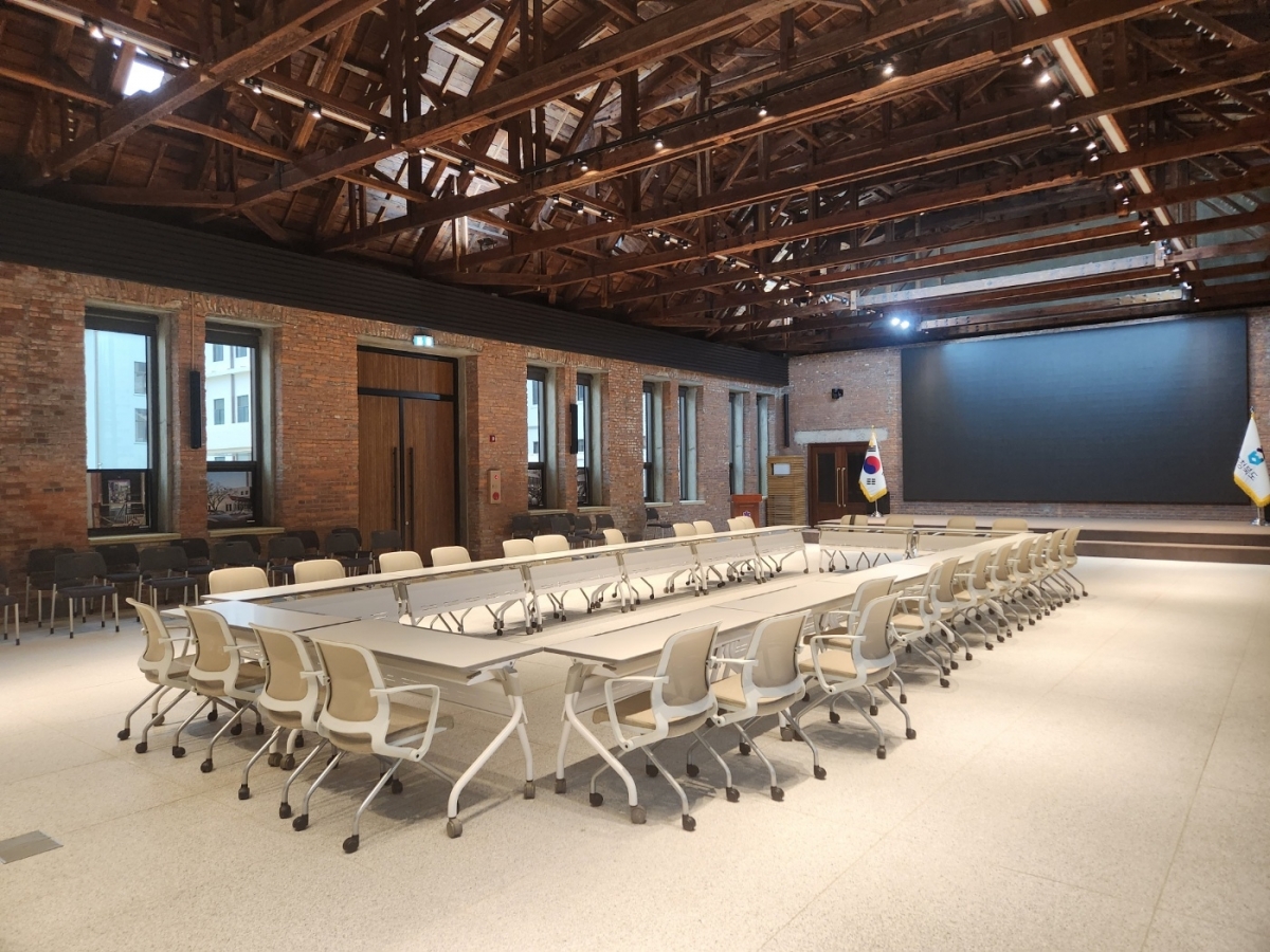 충북도청이 무료 예식장으로 개방하는 대회의실. 남인우기자