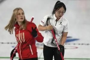 컬링 믹스더블 김선영-정영석, 스위스에 패배…준결승 ‘빨간불’