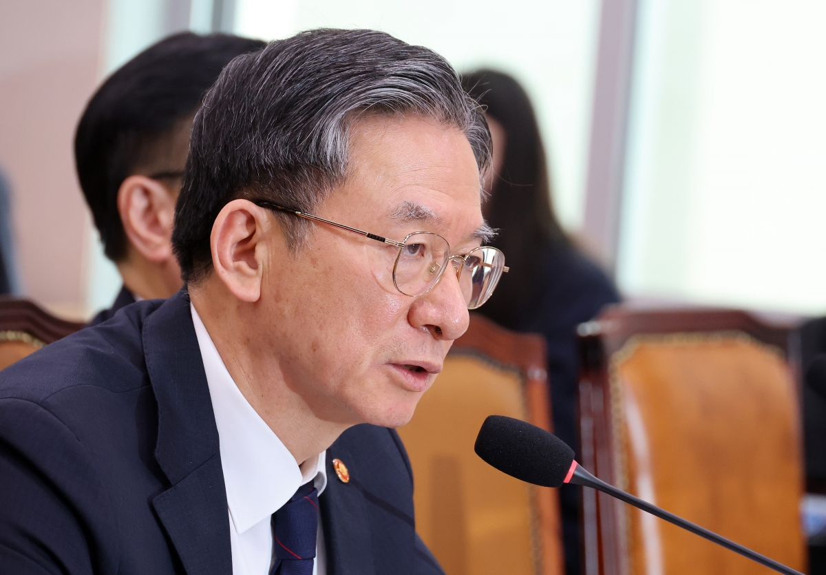 질의 답변하는 정성호 법무부 장관