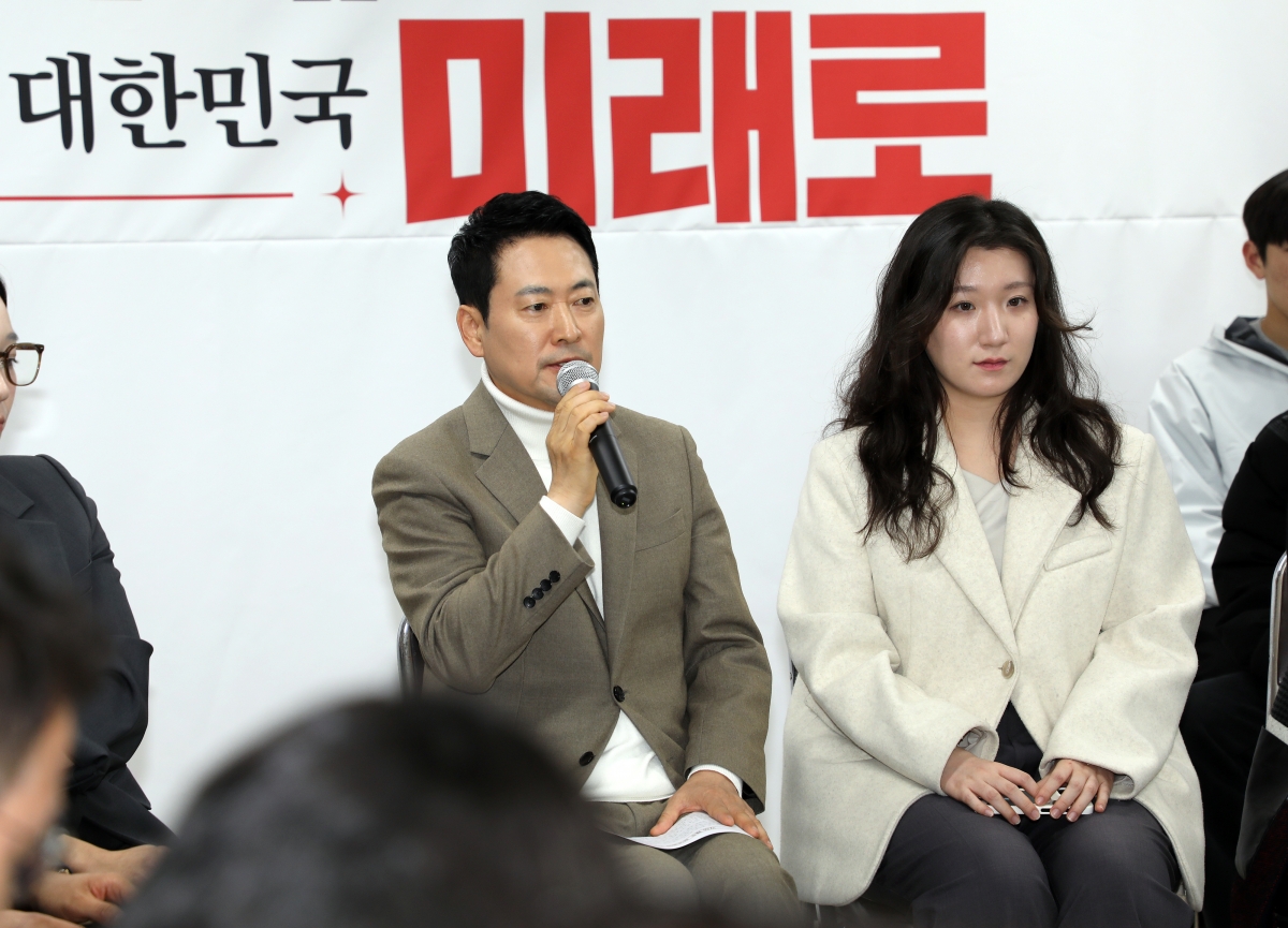 장동혁 국민의힘 대표가 5일 제주시 국민의힘 제주도당 사무실에서 열린 제주 청년과의 간담회에서 발언하고 있다. 제주 뉴스1