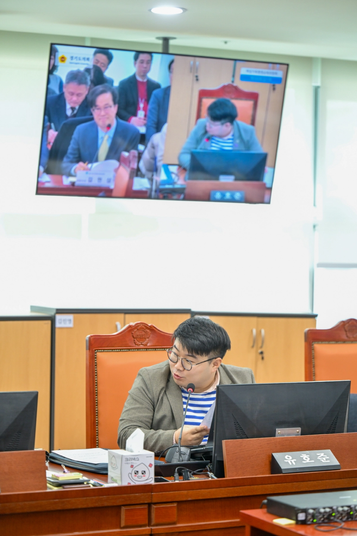 유호준 의원이 6일 경기도의회 여성가족평생교육위원회 회의실에서 진행된 경기도 미래평생교육국의 업무보고에서 발언하고 있다.(사진=경기도의회)