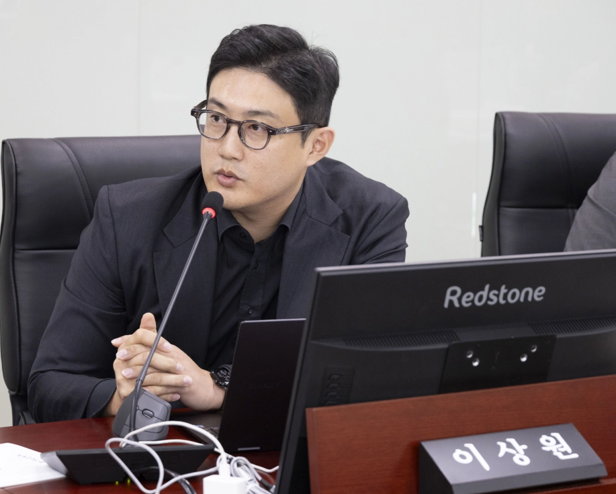 이상원 의원이 6일 열린 경제실 대상 업무보고에서 질의하고 있다.(사진=경기도의회)