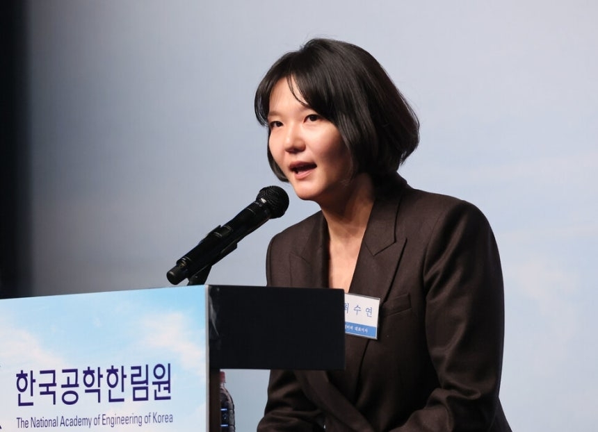 최수연 네이버 대표가 12일 서울 중구 신라호텔에서 열린 2026년 한국공학한림원 신년하례식에서 신년 다짐을 말하고 있다. 2026.1.12 연합뉴스