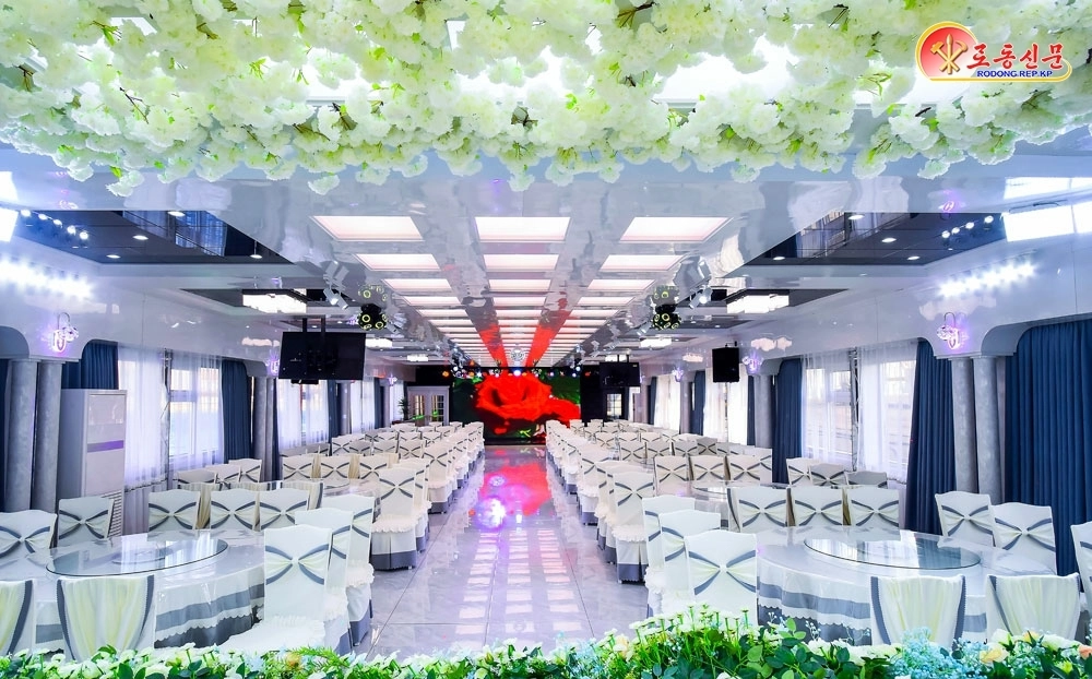 북한 노동당 기관지 노동신문은 7일 대동강에서 현대적인 봉사선 ‘와우봉’호가 띄워졌다고 보도했다.<br>평양 노동신문 뉴스1