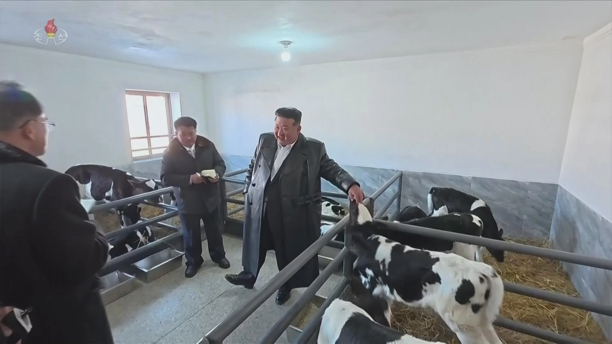 북한 김정은, 삼광축산농장 방문