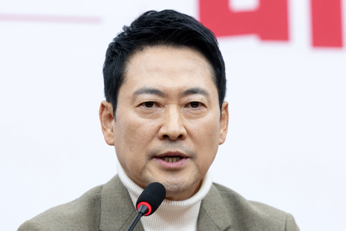 장동혁 국민의힘 대표가 5일 서울 여의도 국회에서 기자간담회를 열고 거취 표명 요구에 대한 입장을 밝히고 있다. 뉴스1