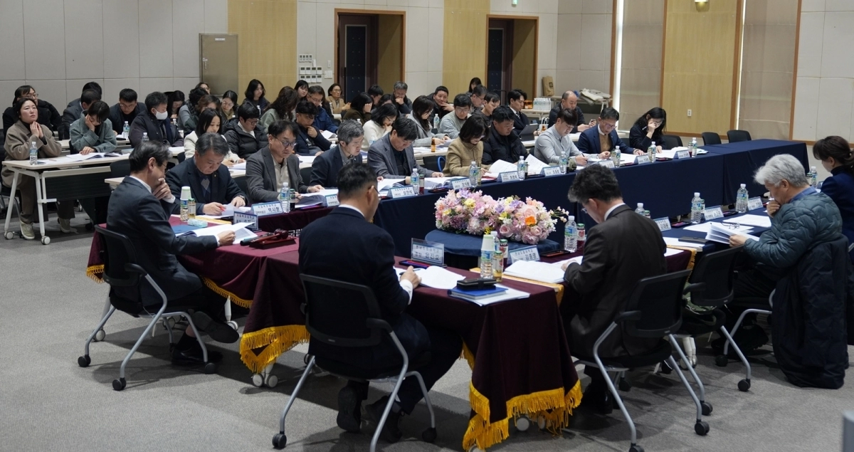 목포대와 전남도립대가 오는 3월 1일 ‘국립목포대학교’로 통합 공식 출범한다. 사진은 지난 5일 양 대학의 ‘통합추진공동위원회’가 9차 회의를 열고 통합 이후 세부 이행 과제를 점검하고 있는 모습. (목포대 제공)