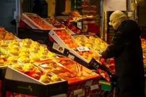 설 연휴 며칠 쉬세요?…4곳 중 1곳 “4일만 쉰다”