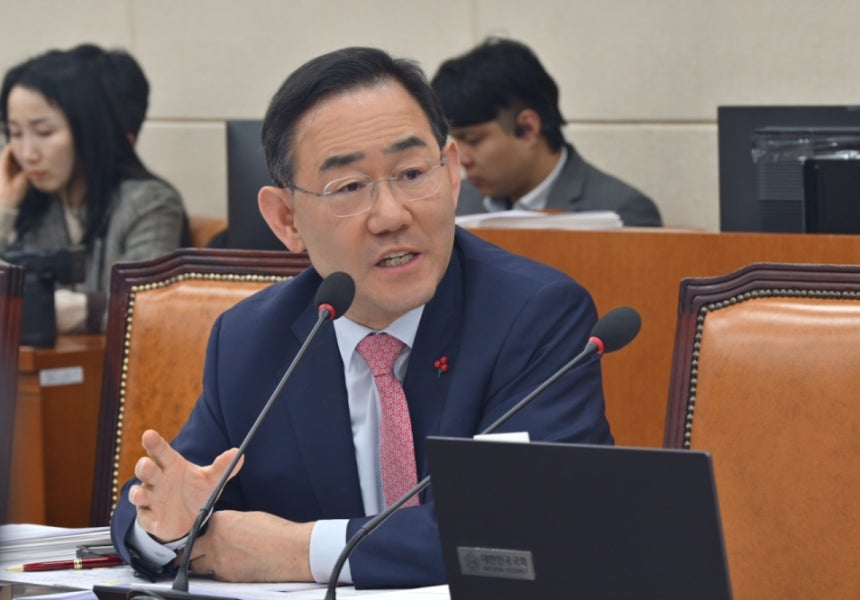 주호영 국회부의장이 지난 5일 국회 행안위 업무보고에서 윤호중 행안부장관에게 질의하고 있다. 주호영 국회부의장실 제공