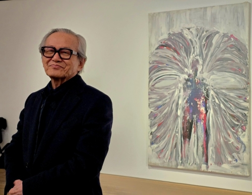 이건용 작가 뒤로 그의 작품 ‘바디 스케이프’가 보인다. 윤수경 기자