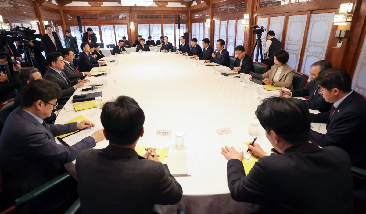 정청래 더불어민주당 대표가 8일 오후 서울 종로구 국무총리공관에서 열린 고위당정협의회에서 발언하고 있다.  2026.2.8. 뉴스1