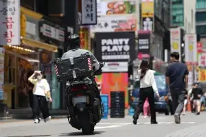 ‘노동자 추정제’ 발목 잡은 헌법… ‘노동기준법’ 가능할까