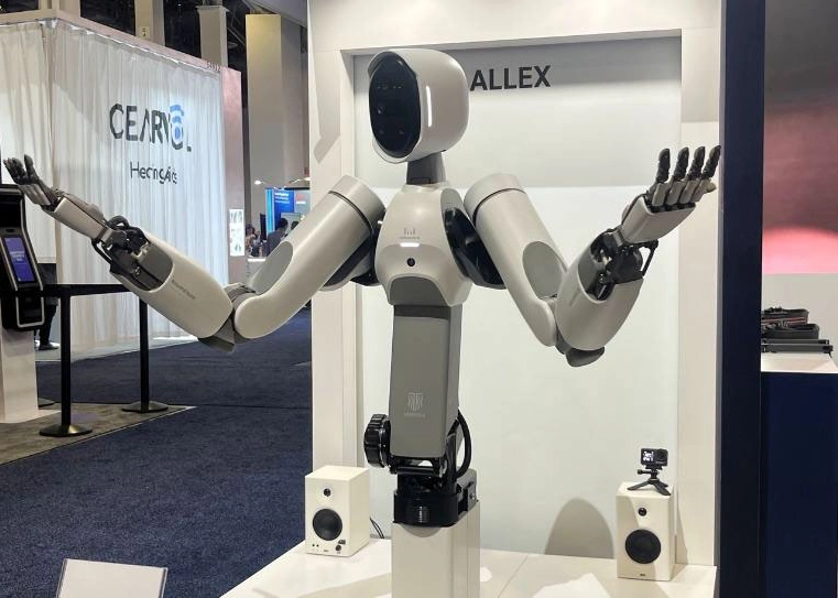 스타트업 활성화를 위한 ‘C-스타’ 기업으로 선정된 위로보틱스는 지난 1월 세계 최대 가전·정보기술(IT) 전시회 ‘CES 2026’에서 손가락 관절 움직임이 인간과 같은 휴머노이드 로봇 ‘알렉스’를 선보였다. 천안시 제공