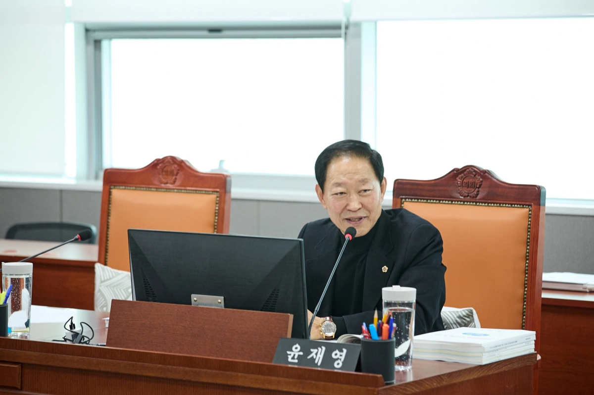 윤재영 의원이 6일 열린 2026년도 문화체육관광국 업무보고에서 질의하고 있다.(사진=경기도의회)