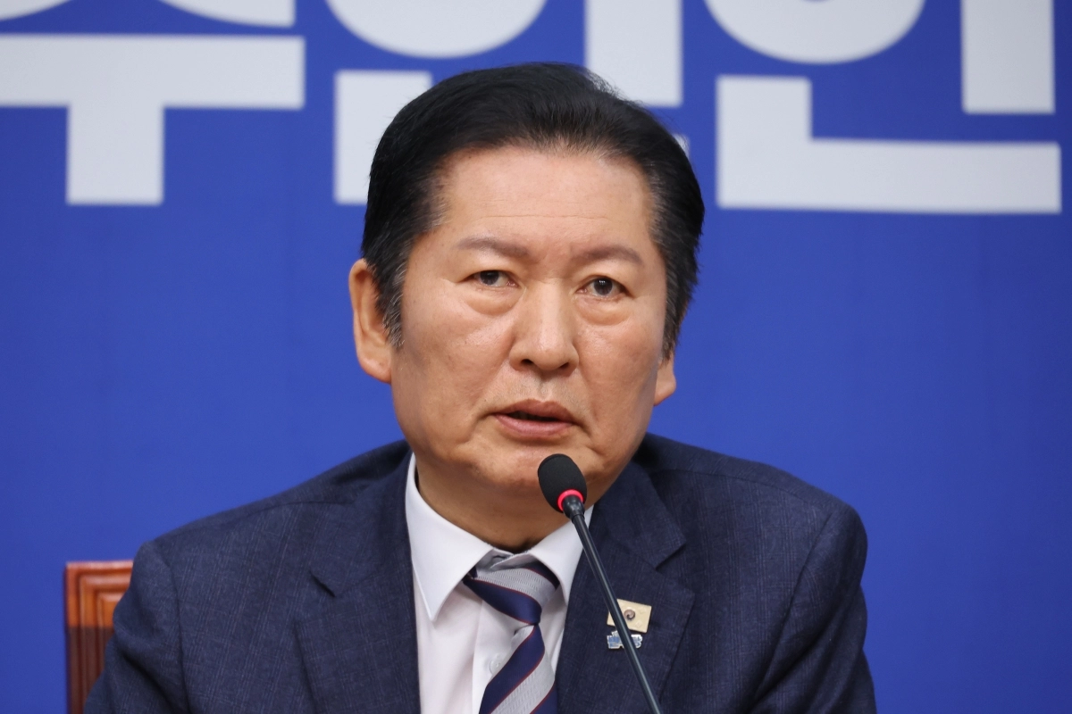 정청래 더불어민주당 대표가 9일 서울 여의도 국회에서 열린 최고위원회의에서 발언하고 있다. 연합뉴스