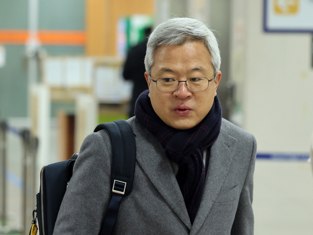 조국혁신당 성 비위 의혹으로 재판에 넘겨진 김보협 전 수석대변인이 9일 오전 서울 서초구 서울중앙지방법원에서 열린 1차 공판에 출석하고 있다. (공동취재) 2026.02.09. 뉴시스