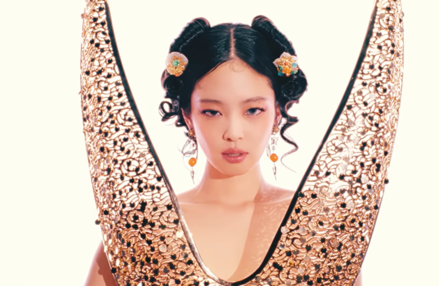 제77회 한국사능력검정시험(한능검)이 역대급 ‘불시험’이었다는 반응이 쏟아지는 가운데, 그룹 블랙핑크 제니 덕분에 문제를 맞혔다는 수험생들의 후기가 화제다. 가수 제니의 ‘ZEN’ 뮤직비디오 캡처