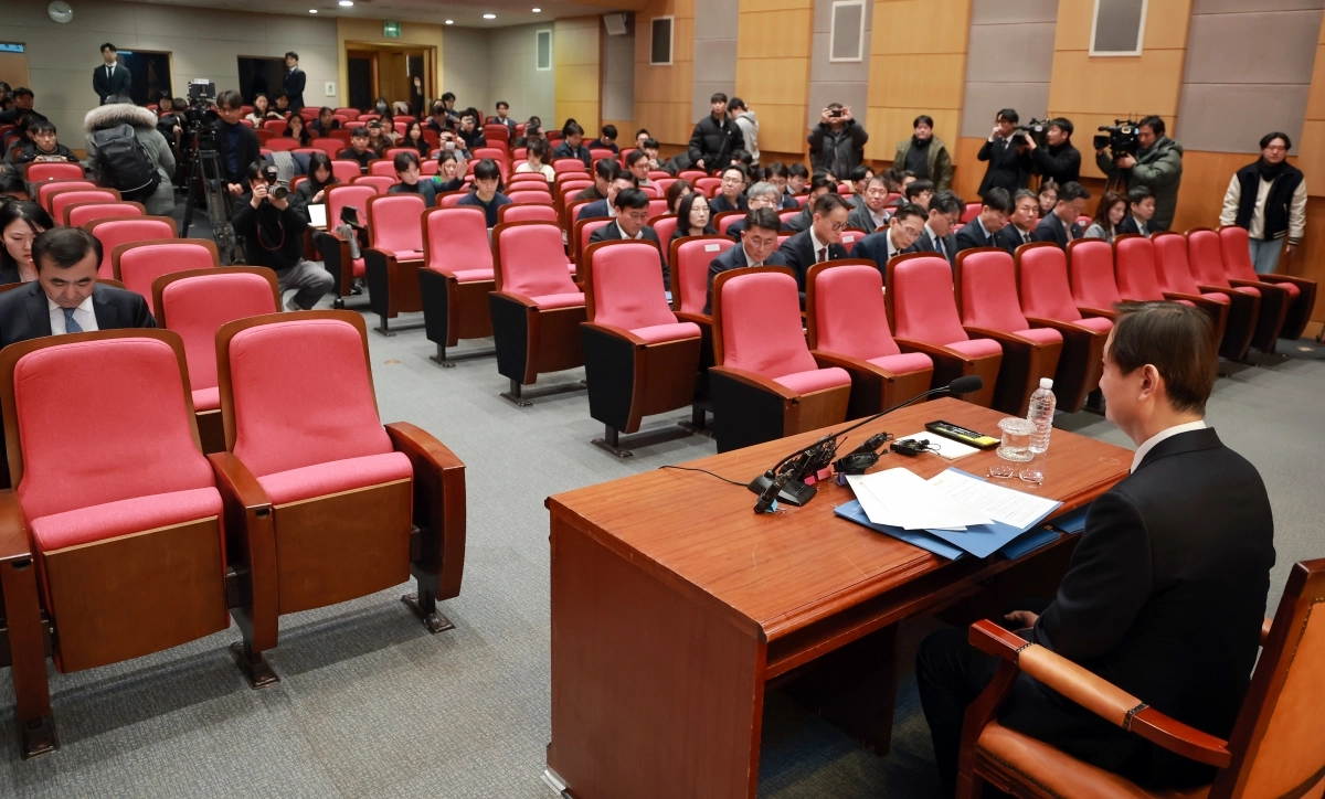 기자 간담회하는 이찬진 금감원장