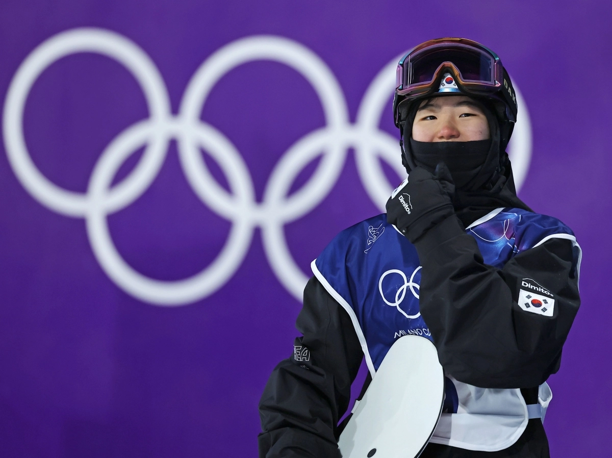 한국 스노보드 국가대표 유승은이 9일(한국시간) 이탈리아 리비뇨 스노 파크에서 열린 2026 밀라노·코르티나담페초 동계올림픽 여자 빅에어 예선을 치리고 있다. 리비뇨 연합뉴스