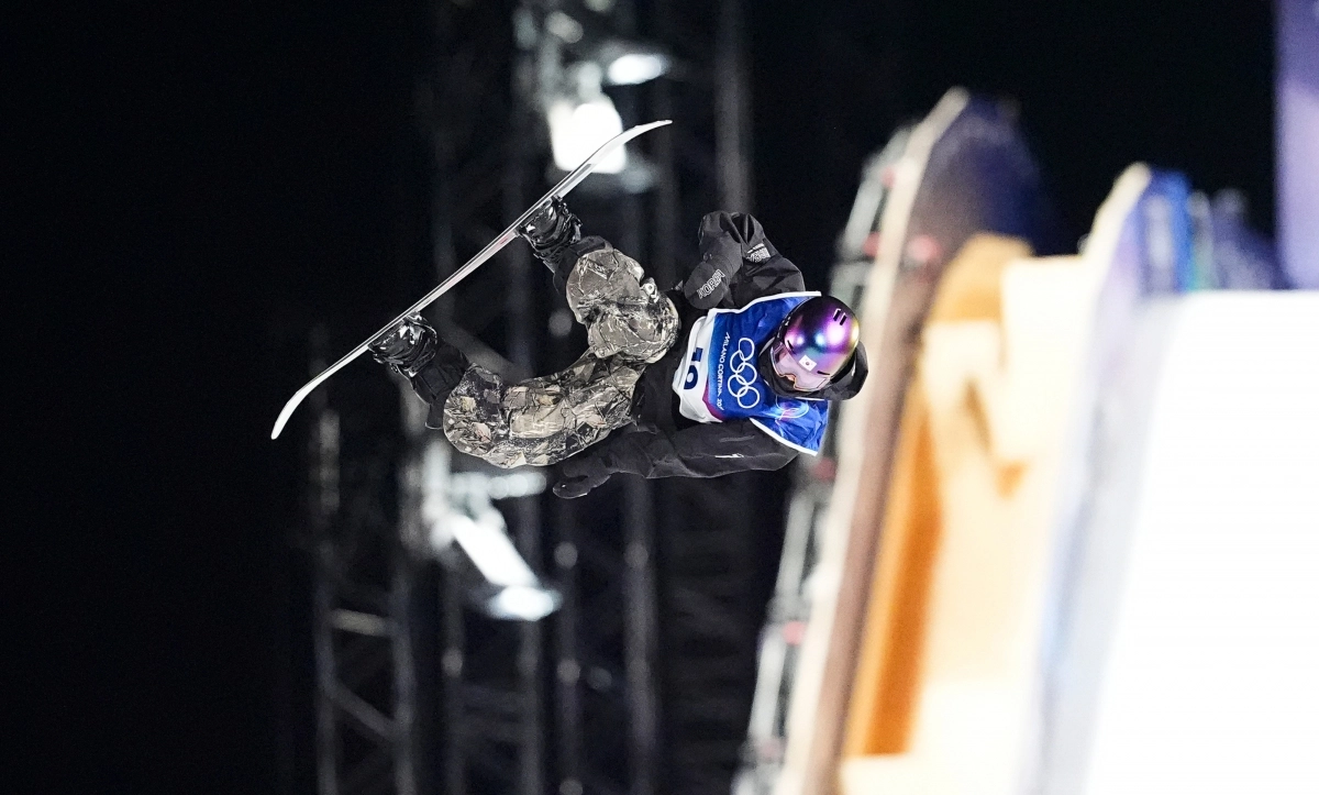 한국 스노보드 국가대표 유승은이 9일(한국시간) 이탈리아 리비뇨 스노 파크에서 열린 2026 밀라노·코르티나담페초 동계올림픽 여자 빅에어 예선을 치리고 있다. 신화 연합뉴스