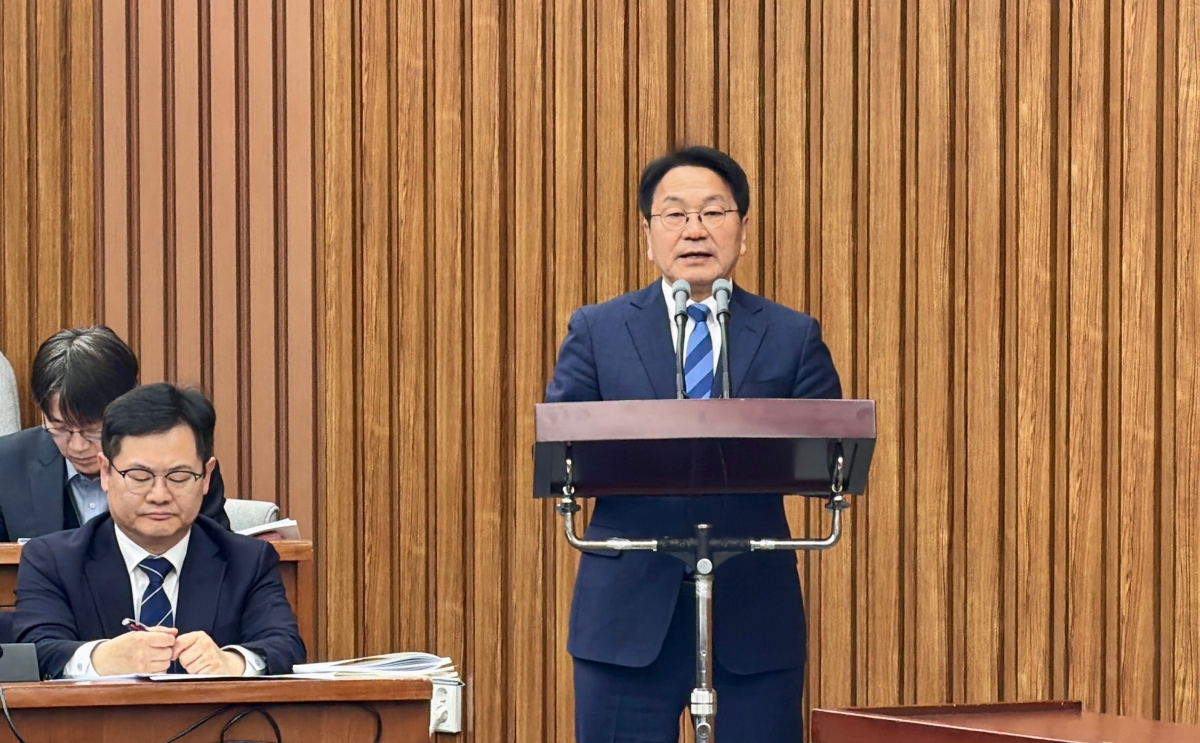 강기정 광주시장이 9일 국회의사당 본관에서 열린 ‘전남광주 통합특별법 입법공청회’에 참석, 중앙부처의 핵심 특례 부동의에 대한 우려를 표시하고 있다. 광주광역시 제공