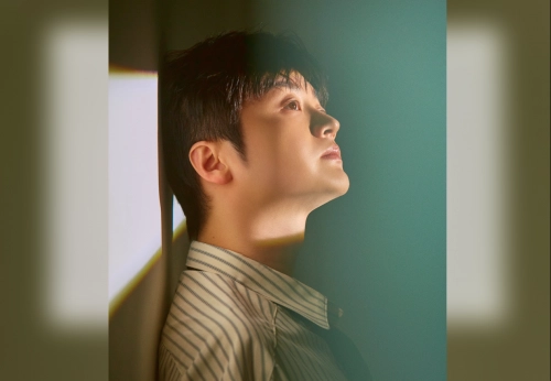 긴 무명의 시간 끝에 결실을 맺은 가수 황가람은 “진심을 다하면 결국 대답을 받는다는 걸 깨달았다”면서 “더 많은 가능성에 자신 있게 도전할 용기”를 얻었다고 돌이켰다. JMG(더블엑스엔터테인먼트) 제공