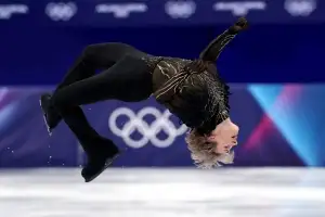 50년 금기 깨더니 日좌절시킨 ‘피겨의 신’…또 돌고 우승했다