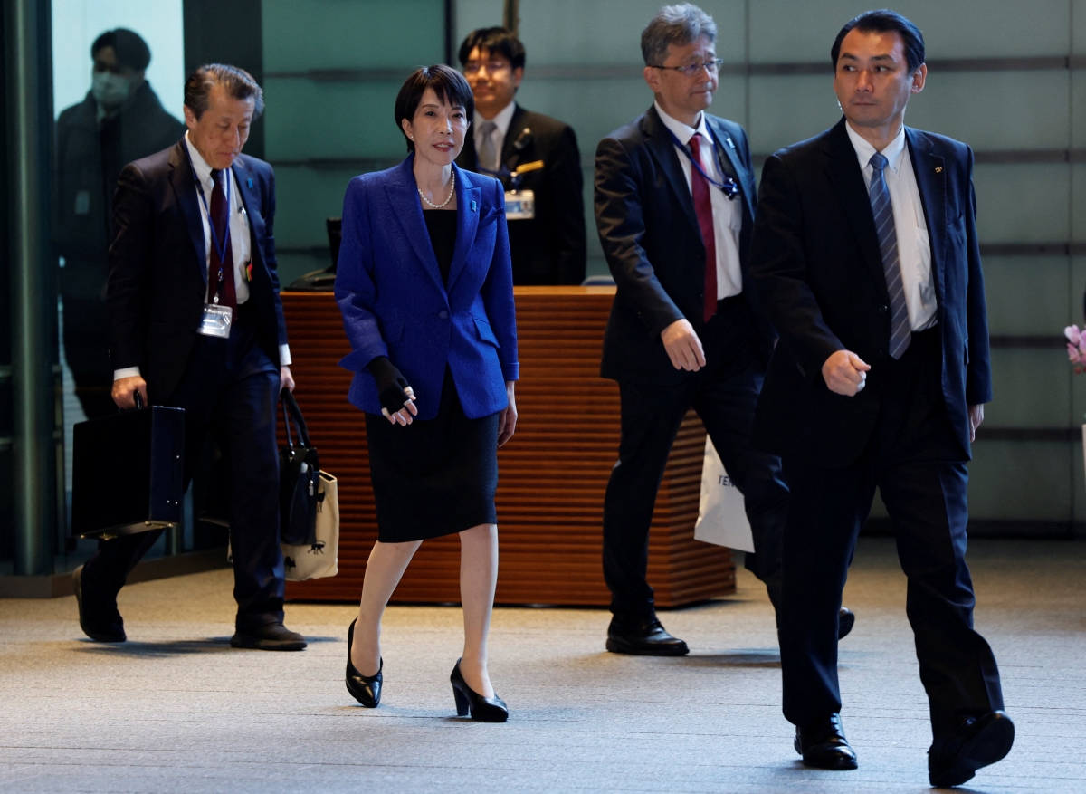 thumbnail - 아베 넘은 다카이치, 개헌 포문 열다<br>자위대 정식 군대화…파병 확대 야심