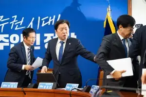 정청래 “대통령께 죄송” 거듭 사과에도… 친명계 일각 “집권 야당 폭주” 맹폭