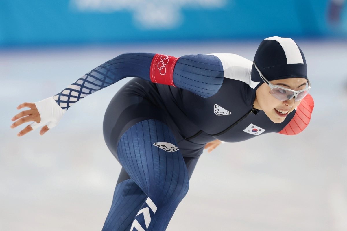 레이스 펼치는 이나현