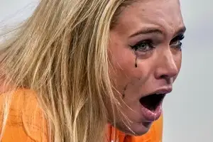 thumbnail - 2000억 스타 남친 앞 금메달…눈물에 번진 마스카라 [포착]