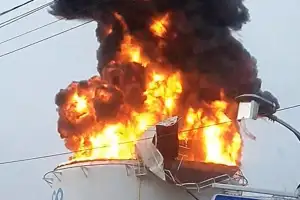 “펑 소리나며 불길 치솟아”… 경산 송유관공사 저장시설서 화재