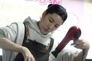‘아시아 프린스’ 톱배우, 시골에서 ‘미용사’ 변신 근황