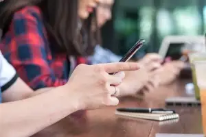 “역사상 처음으로 부모보다 멍청”…美 과학자 ‘Z세대’ 향해 직격탄, 왜