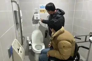 동대문구, 장애인화장실 ‘로봇변기’ 설치 추진