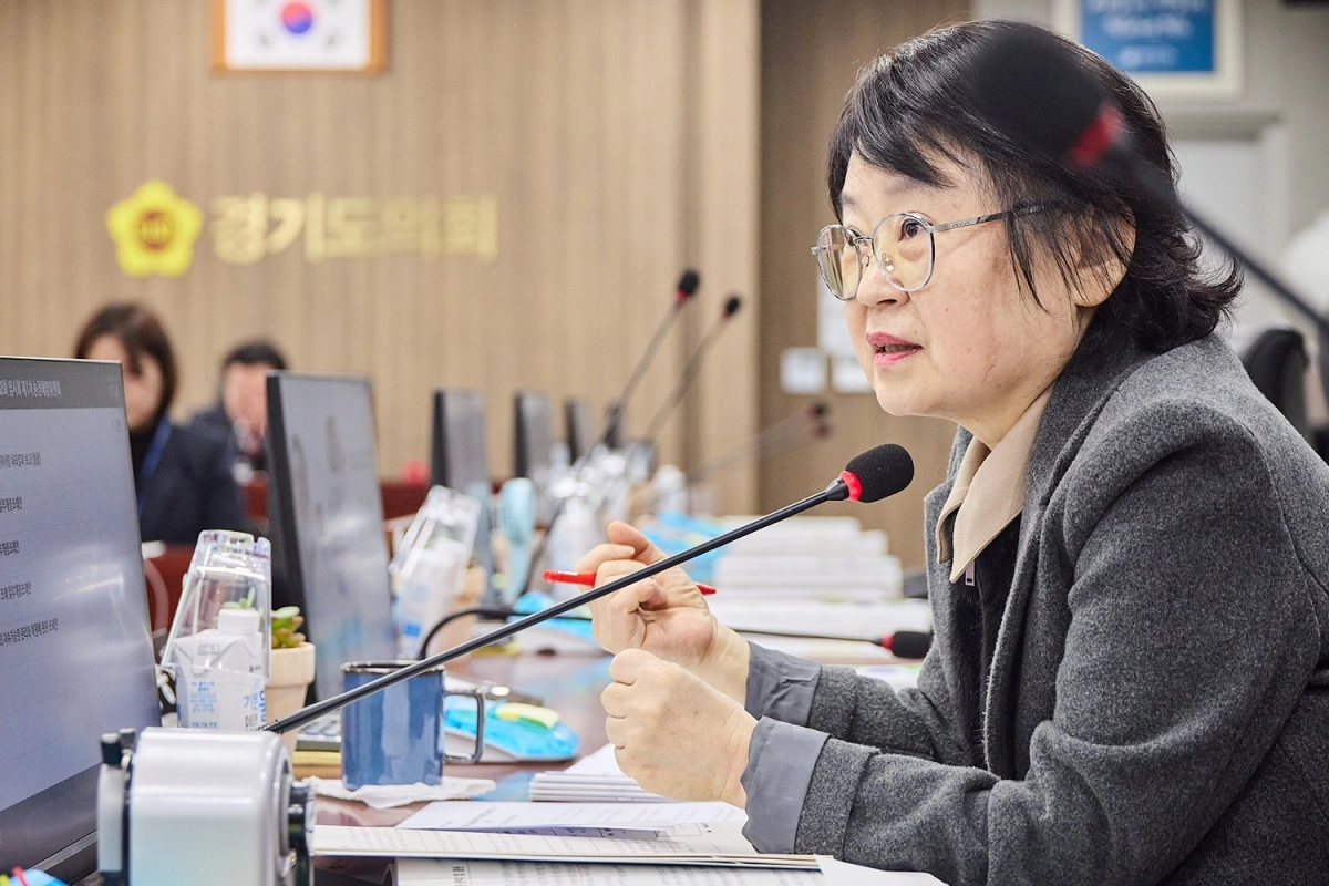 김미리 의원이 10일 경기평택항만공사 업무보고에서 경기바다 홍보사업 실효성을 점검하고 행사 중심보다 도민 체감 브랜드 전략 마련을 주문하고 있다.(사진=경기도의회)