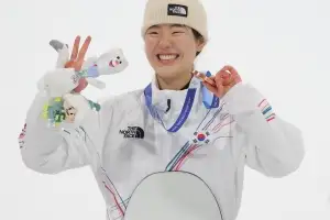 부상 넘어 환상의 점프…18세 소녀 보더 유승은 “저 정말 자랑스러워요”