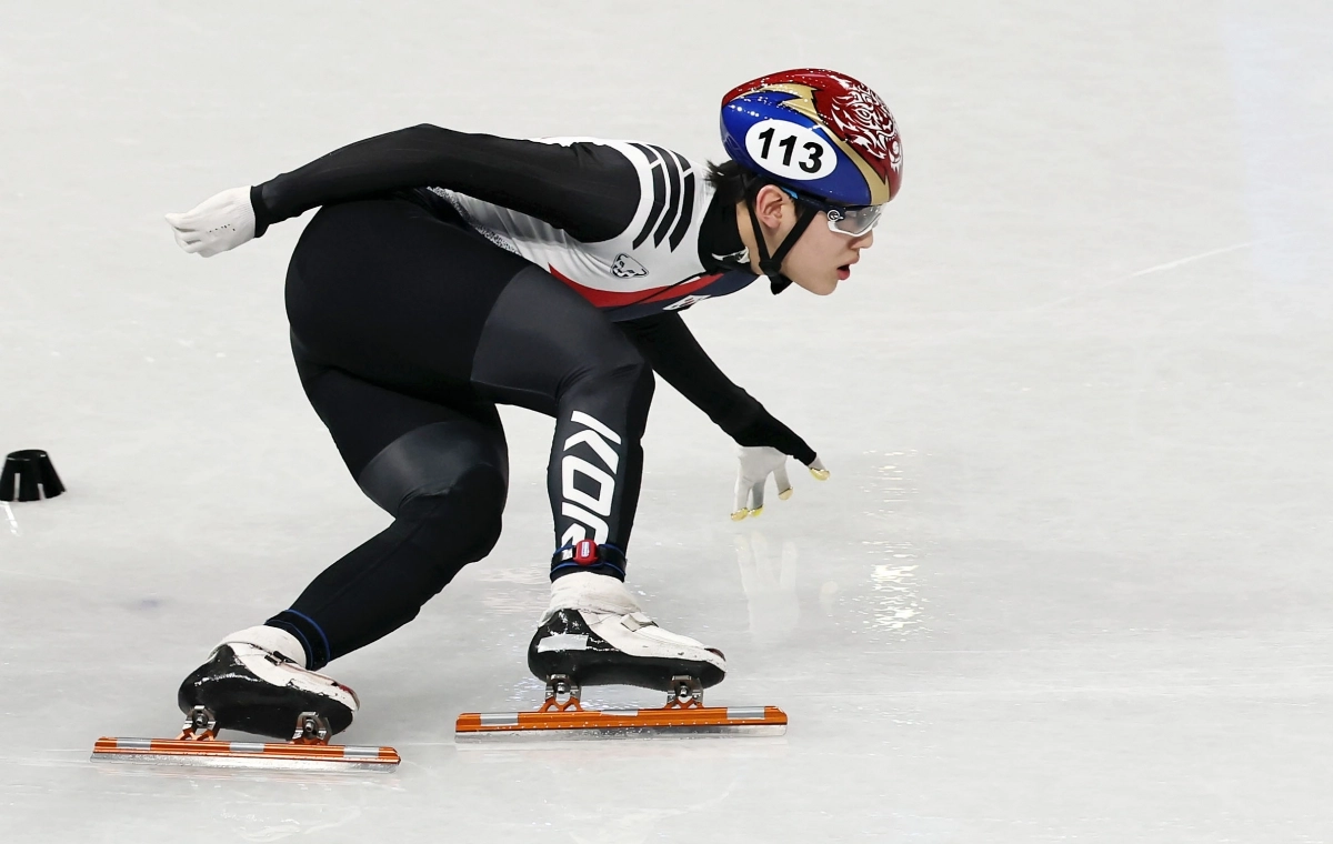 임종언이 10일(한국시간) 이탈리아 밀라노 아이스스케이팅 아레나에서 열린 2026 밀라노·코르티나 담페초 동계올림픽 쇼트트랙 남자 1000m 예선경기에서 역주하고 있다. 2026.2.10 밀라노 뉴시스
