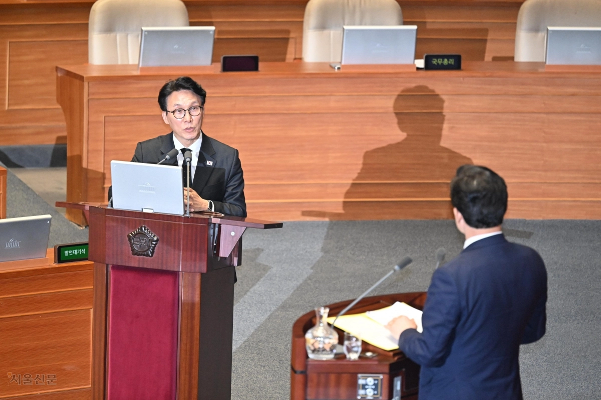 김민석(왼쪽) 국무총리