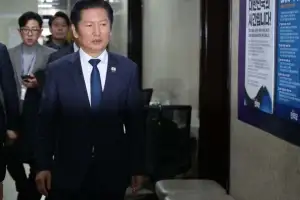 [속보] 정청래 “지선 전 합당 논의 중단…혁신당에 통합추진위 제안”