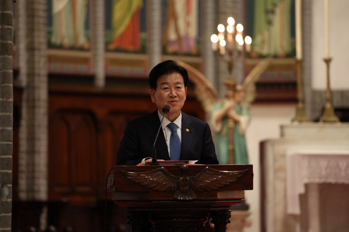 정동영 통일부 장관이 10일 서울 중구 명동성당에서 열린 ‘민족의 화해와 일치를 위한 미사’에 참석해 축사를 하고 있다. 통일부 제공