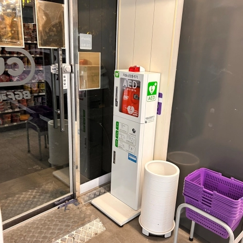 서울 신정동 ‘CU뉴목동14단지점’에 설치되어 있는 자동심장충격기. 양천구 제공