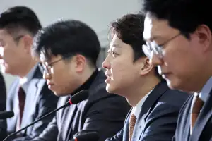 개혁신당 “李 대통령, ‘명청대전’ 직접 지휘했나…사실이라면 당무 개입 문제”