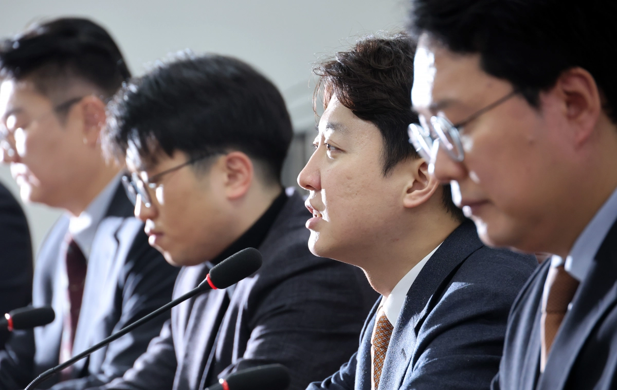 개혁신당 이준석 대표가 지난 5일 국회에서 열린 최고위원회의에서 모두발언을 하고 있다. 연합뉴스