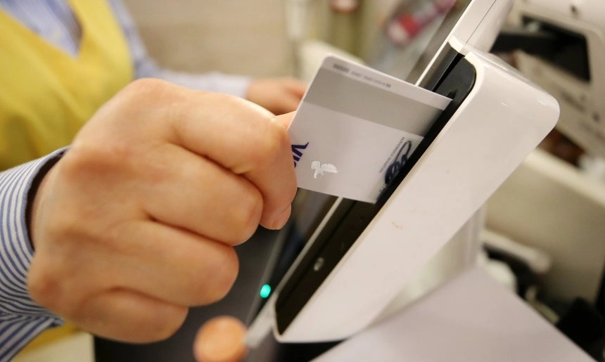 신용카드 이용 모습. 뉴스1