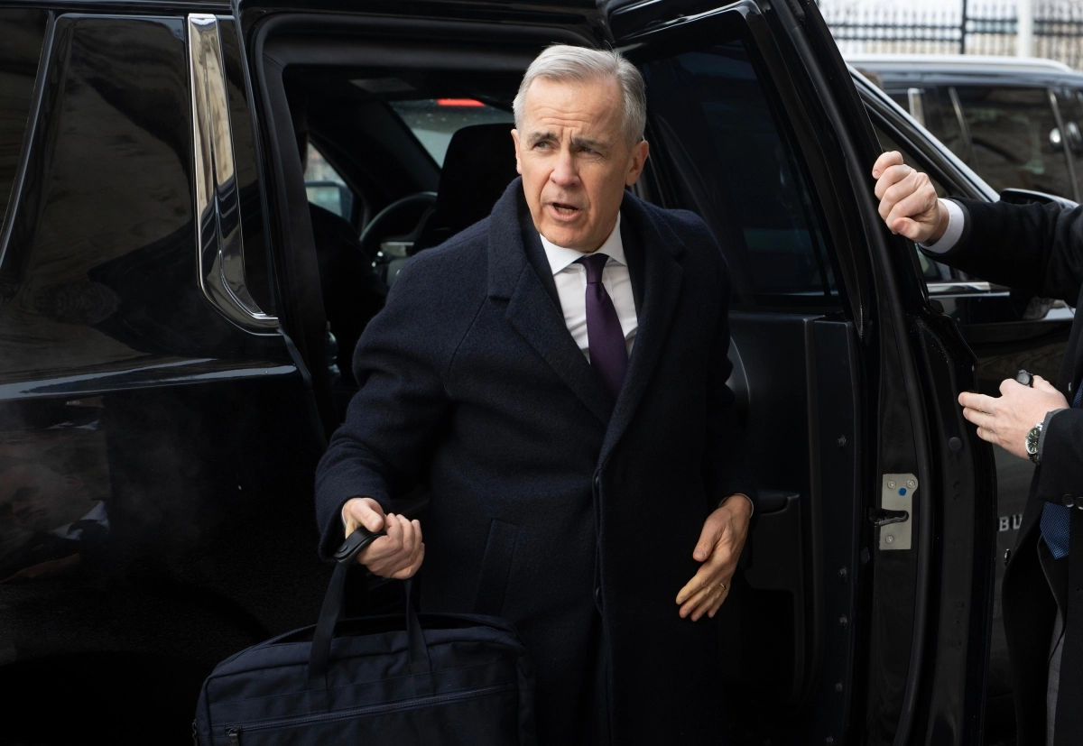 마크 카니 캐나다 총리가 10일 오타와 국회의사당에 도착하고 있다. AP 연합뉴스